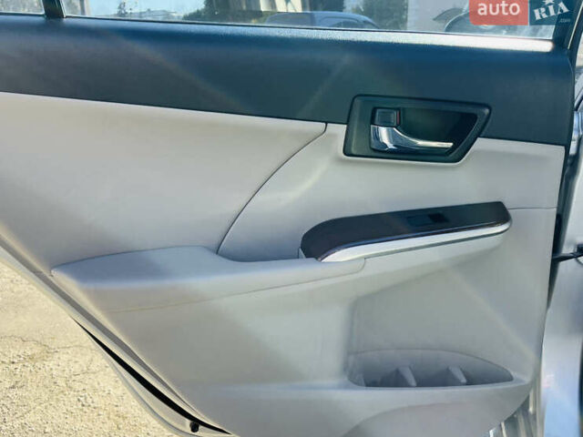 Серый Тойота Камри, объемом двигателя 2.5 л и пробегом 155 тыс. км за 13000 $, фото 13 на Automoto.ua
