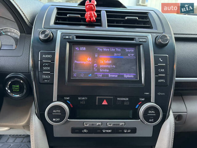 Сірий Тойота Камрі, об'ємом двигуна 2.49 л та пробігом 190 тис. км за 11800 $, фото 16 на Automoto.ua