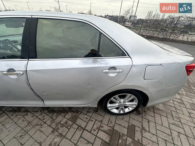 Сірий Тойота Камрі, об'ємом двигуна 2.49 л та пробігом 274 тис. км за 8000 $, фото 9 на Automoto.ua