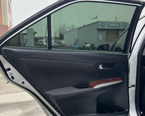 Серый Тойота Камри, объемом двигателя 2.49 л и пробегом 191 тыс. км за 13300 $, фото 19 на Automoto.ua