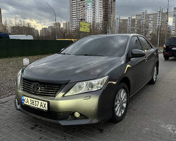 Сірий Тойота Камрі, об'ємом двигуна 2.49 л та пробігом 220 тис. км за 11500 $, фото 6 на Automoto.ua