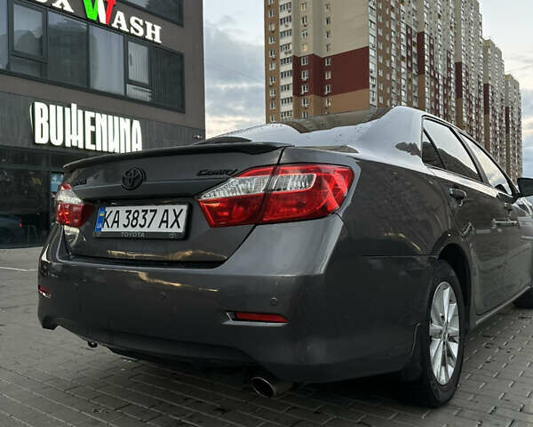 Сірий Тойота Камрі, об'ємом двигуна 2.49 л та пробігом 220 тис. км за 11500 $, фото 4 на Automoto.ua