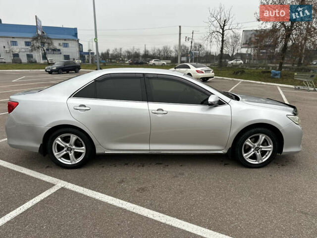 Сірий Тойота Камрі, об'ємом двигуна 2.5 л та пробігом 241 тис. км за 13500 $, фото 4 на Automoto.ua