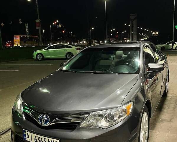 Серый Тойота Камри, объемом двигателя 2.49 л и пробегом 229 тыс. км за 12800 $, фото 5 на Automoto.ua