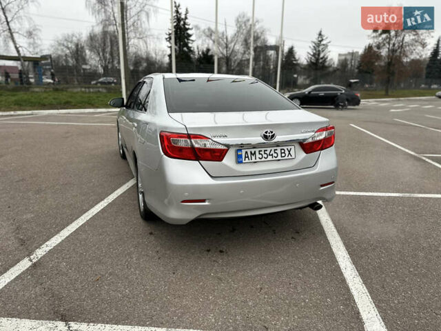 Сірий Тойота Камрі, об'ємом двигуна 2.5 л та пробігом 241 тис. км за 13500 $, фото 5 на Automoto.ua