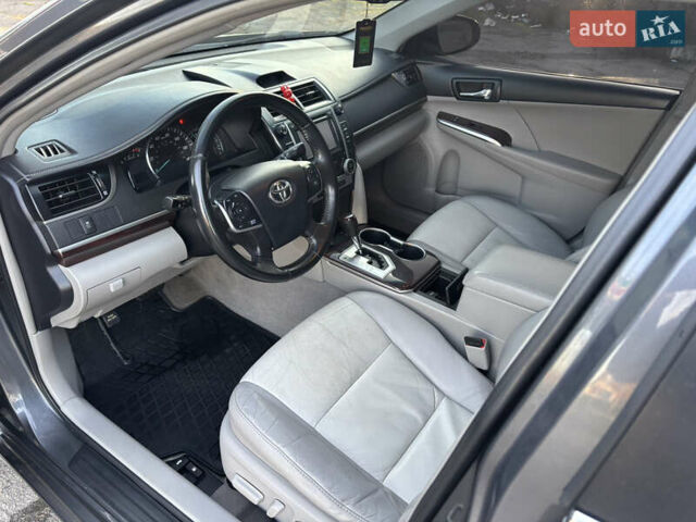 Сірий Тойота Камрі, об'ємом двигуна 2.49 л та пробігом 190 тис. км за 11800 $, фото 10 на Automoto.ua