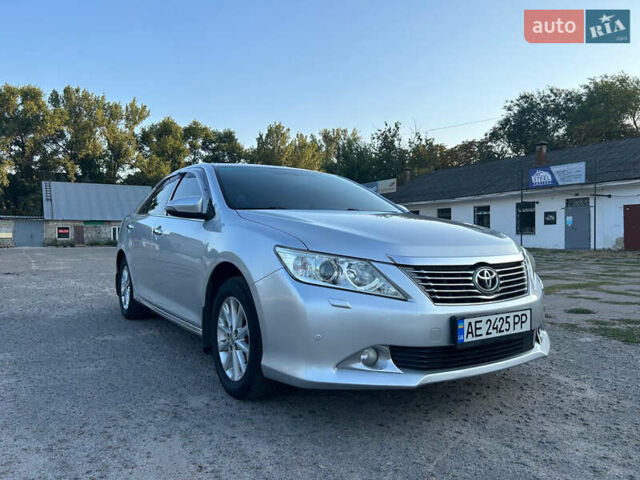 Сірий Тойота Камрі, об'ємом двигуна 2.5 л та пробігом 212 тис. км за 13500 $, фото 1 на Automoto.ua