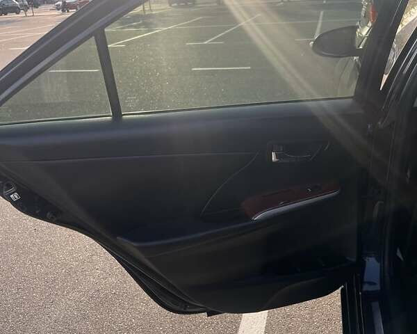 Серый Тойота Камри, объемом двигателя 2.5 л и пробегом 175 тыс. км за 16500 $, фото 12 на Automoto.ua