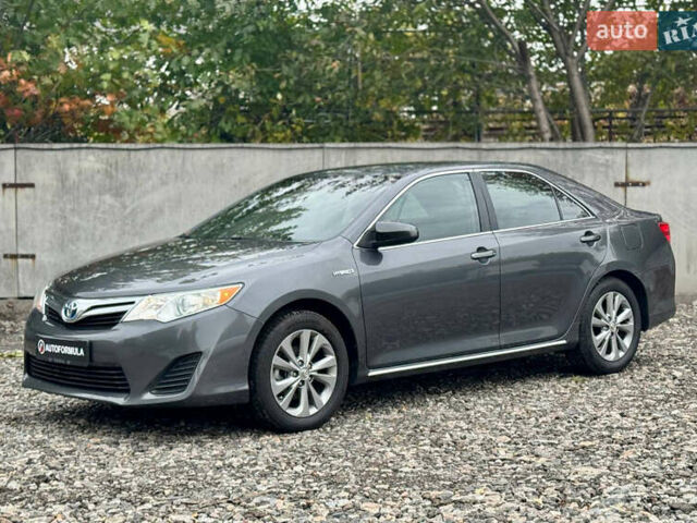 Серый Тойота Камри, объемом двигателя 2.49 л и пробегом 268 тыс. км за 11490 $, фото 3 на Automoto.ua