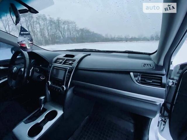 Серый Тойота Камри, объемом двигателя 2.5 л и пробегом 276 тыс. км за 10999 $, фото 17 на Automoto.ua