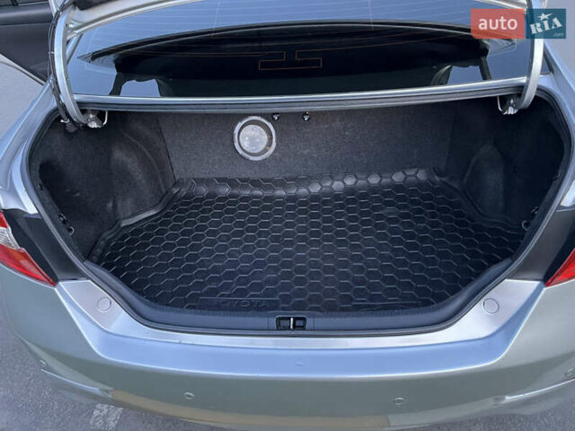 Сірий Тойота Камрі, об'ємом двигуна 2.5 л та пробігом 135 тис. км за 14700 $, фото 5 на Automoto.ua