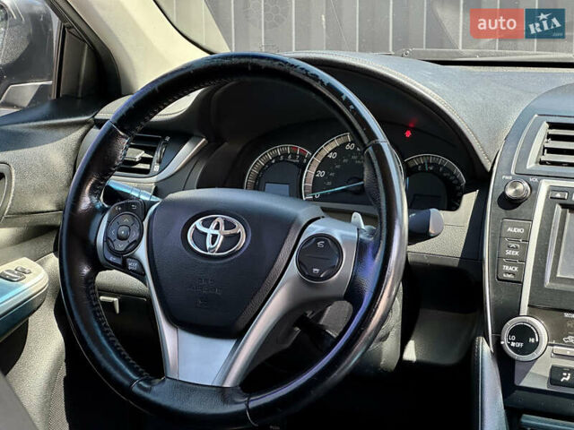 Сірий Тойота Камрі, об'ємом двигуна 2.49 л та пробігом 252 тис. км за 9800 $, фото 28 на Automoto.ua