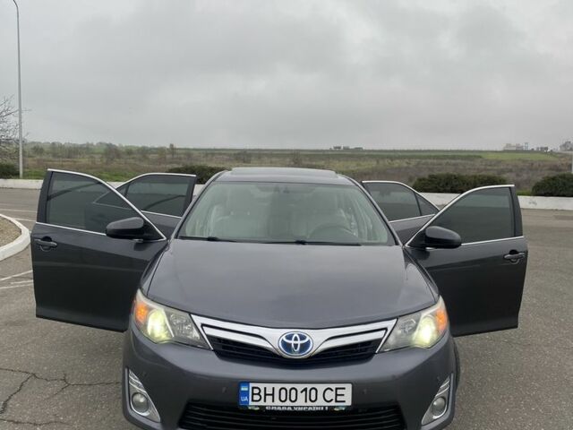 Серый Тойота Камри, объемом двигателя 2.5 л и пробегом 188 тыс. км за 12700 $, фото 7 на Automoto.ua