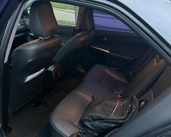 Серый Тойота Камри, объемом двигателя 2.5 л и пробегом 200 тыс. км за 14000 $, фото 1 на Automoto.ua