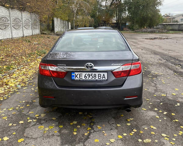 Сірий Тойота Камрі, об'ємом двигуна 2.5 л та пробігом 179 тис. км за 16000 $, фото 16 на Automoto.ua