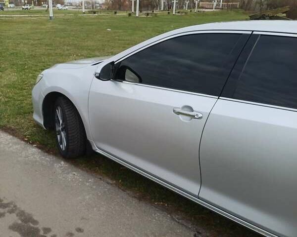 Сірий Тойота Камрі, об'ємом двигуна 2.5 л та пробігом 290 тис. км за 14000 $, фото 10 на Automoto.ua