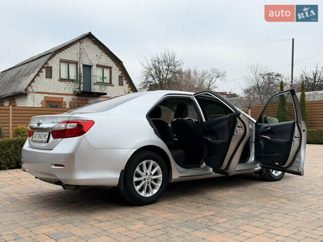 Сірий Тойота Камрі, об'ємом двигуна 2.5 л та пробігом 232 тис. км за 12800 $, фото 12 на Automoto.ua