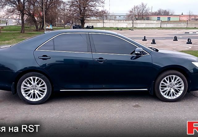 Серый Тойота Камри, объемом двигателя 2.5 л и пробегом 191 тыс. км за 14950 $, фото 3 на Automoto.ua