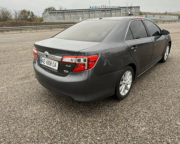 Серый Тойота Камри, объемом двигателя 2.49 л и пробегом 333 тыс. км за 11500 $, фото 4 на Automoto.ua