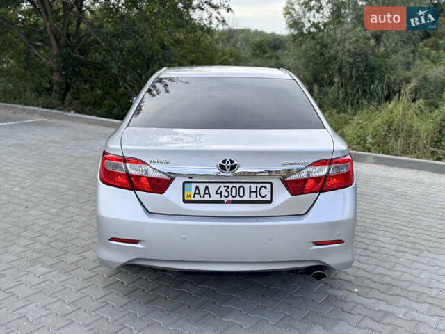 Тойота Камри 2012 в Киеве на Automoto.ua Серый Тойота Камри, объемом двигателя 2.49 л и пробегом 198 тыс. км за 15490 $, фото 15 на Automoto.ua