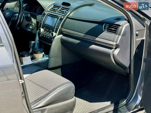 Сірий Тойота Камрі, об'ємом двигуна 2.49 л та пробігом 252 тис. км за 9800 $, фото 12 на Automoto.ua