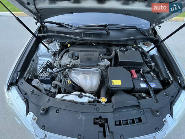 Сірий Тойота Камрі, об'ємом двигуна 2.5 л та пробігом 135 тис. км за 14700 $, фото 4 на Automoto.ua