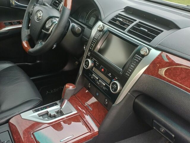 Сірий Тойота Камрі, об'ємом двигуна 2.5 л та пробігом 193 тис. км за 14000 $, фото 5 на Automoto.ua