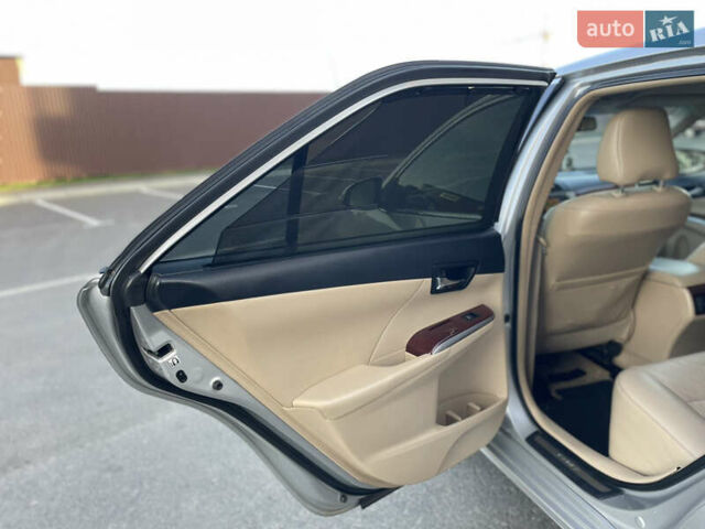 Сірий Тойота Камрі, об'ємом двигуна 3.5 л та пробігом 230 тис. км за 13700 $, фото 29 на Automoto.ua