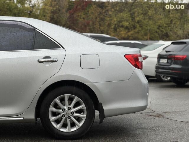 Серый Тойота Камри, объемом двигателя 2.5 л и пробегом 213 тыс. км за 14490 $, фото 6 на Automoto.ua