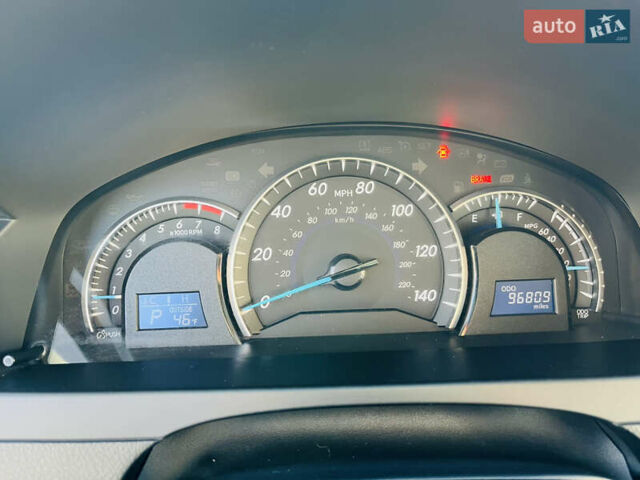 Серый Тойота Камри, объемом двигателя 2.5 л и пробегом 155 тыс. км за 13000 $, фото 16 на Automoto.ua