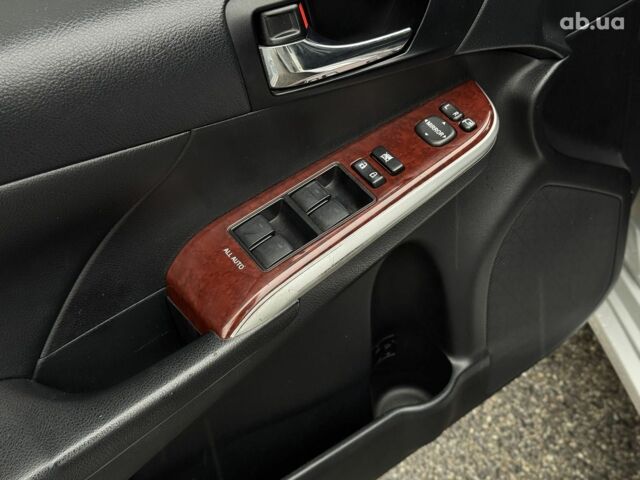 Серый Тойота Камри, объемом двигателя 2.5 л и пробегом 213 тыс. км за 14490 $, фото 19 на Automoto.ua