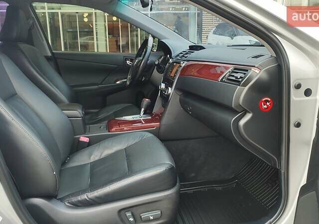 Сірий Тойота Камрі, об'ємом двигуна 2.5 л та пробігом 201 тис. км за 14556 $, фото 5 на Automoto.ua