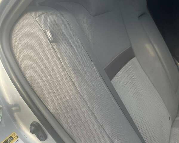 Серый Тойота Камри, объемом двигателя 2.49 л и пробегом 193 тыс. км за 10000 $, фото 13 на Automoto.ua