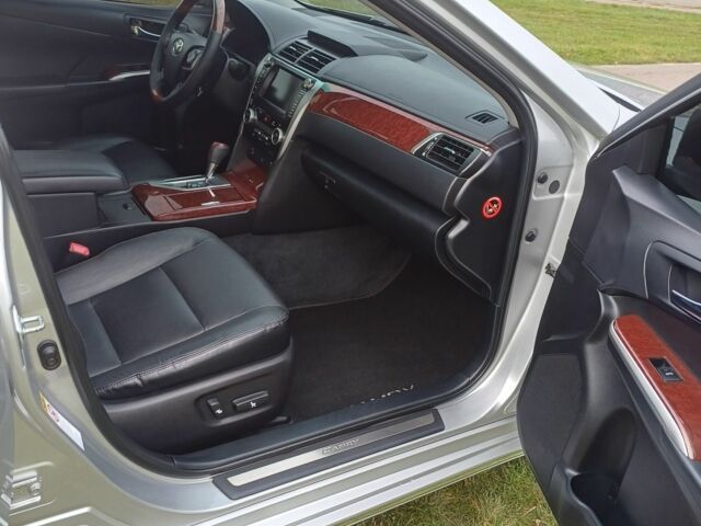 Сірий Тойота Камрі, об'ємом двигуна 2.5 л та пробігом 193 тис. км за 14000 $, фото 7 на Automoto.ua