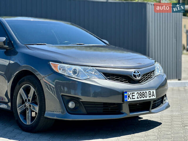 Сірий Тойота Камрі, об'ємом двигуна 2.49 л та пробігом 252 тис. км за 9800 $, фото 9 на Automoto.ua