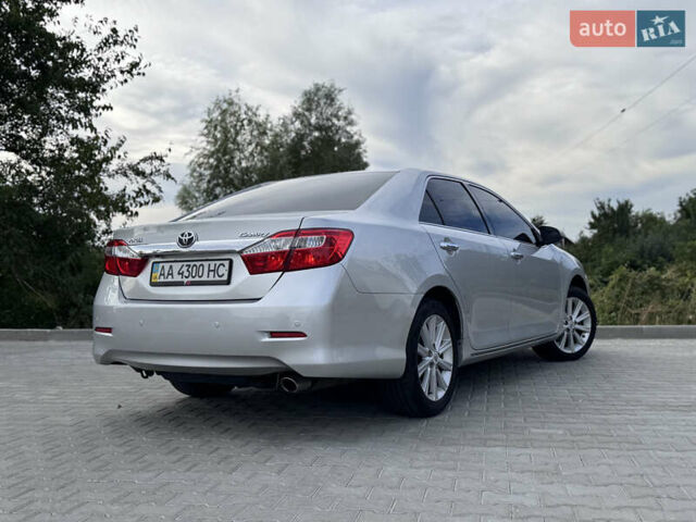 Тойота Камри 2012 в Киеве на Automoto.ua Серый Тойота Камри, объемом двигателя 2.49 л и пробегом 198 тыс. км за 15490 $, фото 16 на Automoto.ua