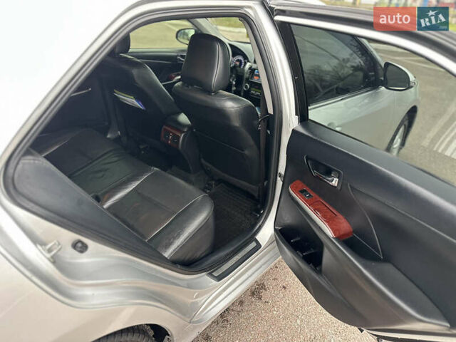 Сірий Тойота Камрі, об'ємом двигуна 2.5 л та пробігом 241 тис. км за 13500 $, фото 10 на Automoto.ua