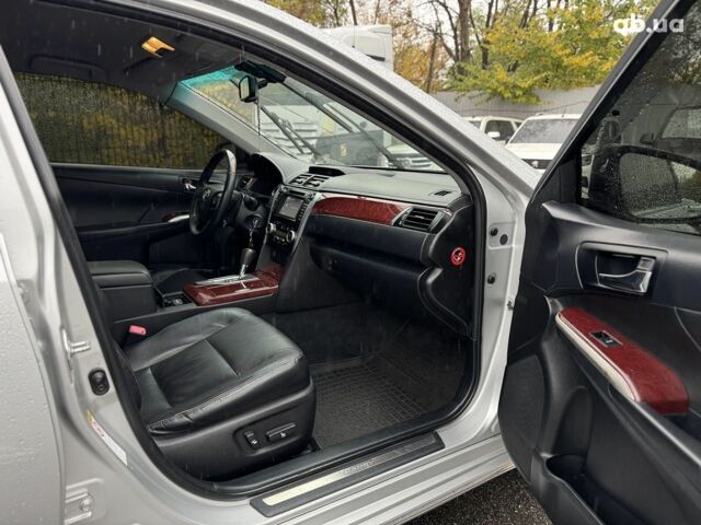 Серый Тойота Камри, объемом двигателя 2.5 л и пробегом 213 тыс. км за 14490 $, фото 46 на Automoto.ua