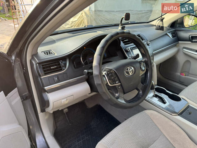 Сірий Тойота Камрі, об'ємом двигуна 2.49 л та пробігом 290 тис. км за 9500 $, фото 9 на Automoto.ua