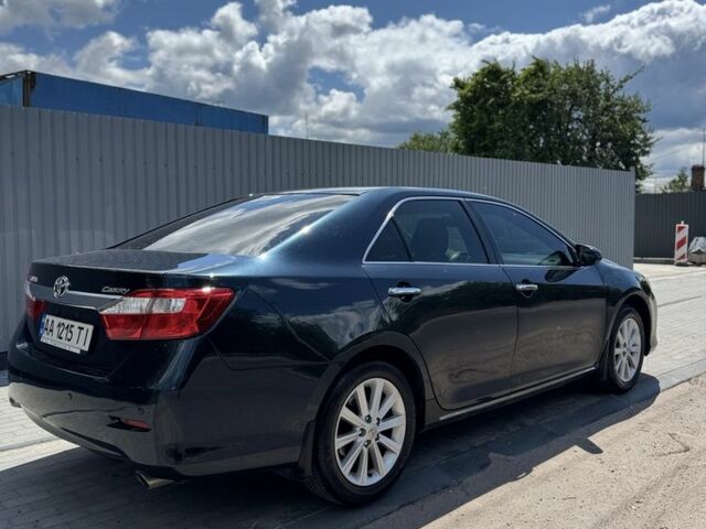 Серый Тойота Камри, объемом двигателя 2.5 л и пробегом 160 тыс. км за 10499 $, фото 3 на Automoto.ua