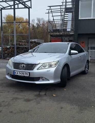 Серый Тойота Камри, объемом двигателя 2.49 л и пробегом 183 тыс. км за 14000 $, фото 7 на Automoto.ua