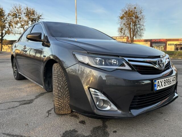 Серый Тойота Камри, объемом двигателя 2.5 л и пробегом 190 тыс. км за 11800 $, фото 9 на Automoto.ua