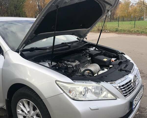 Серый Тойота Камри, объемом двигателя 2.5 л и пробегом 181 тыс. км за 11500 $, фото 13 на Automoto.ua