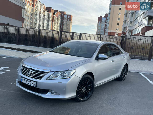 Сірий Тойота Камрі, об'ємом двигуна 3.5 л та пробігом 231 тис. км за 13400 $, фото 4 на Automoto.ua