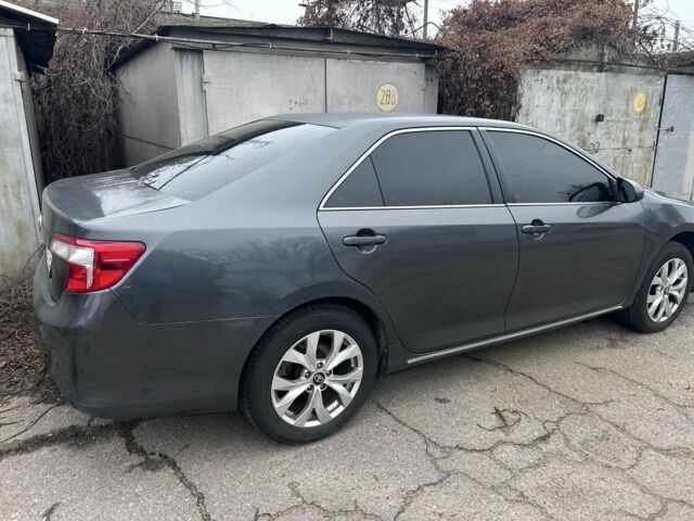 Сірий Тойота Камрі, об'ємом двигуна 2.5 л та пробігом 200 тис. км за 9700 $, фото 2 на Automoto.ua