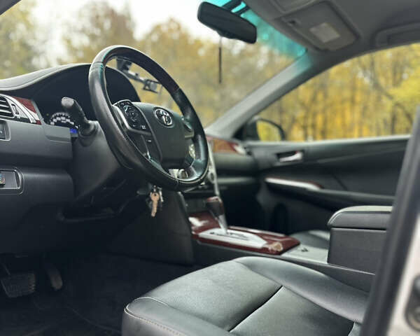 Серый Тойота Камри, объемом двигателя 2.49 л и пробегом 271 тыс. км за 12500 $, фото 18 на Automoto.ua
