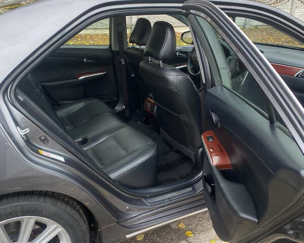 Сірий Тойота Камрі, об'ємом двигуна 2.5 л та пробігом 179 тис. км за 16000 $, фото 11 на Automoto.ua