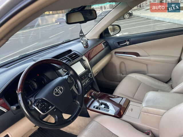 Сірий Тойота Камрі, об'ємом двигуна 3.5 л та пробігом 231 тис. км за 13400 $, фото 35 на Automoto.ua