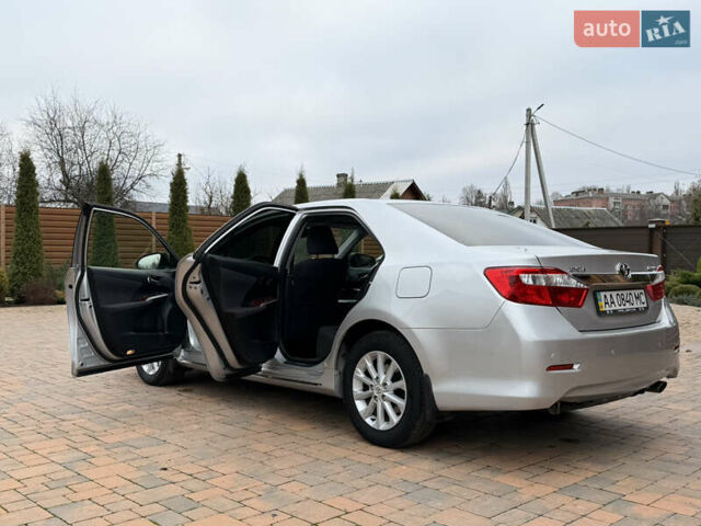 Сірий Тойота Камрі, об'ємом двигуна 2.5 л та пробігом 232 тис. км за 12800 $, фото 13 на Automoto.ua