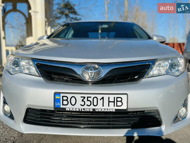 Серый Тойота Камри, объемом двигателя 2.5 л и пробегом 155 тыс. км за 13000 $, фото 1 на Automoto.ua